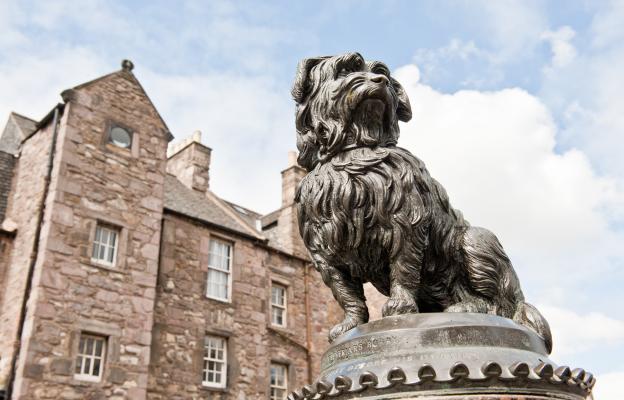 куче паметник