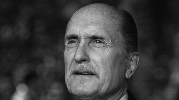 Робърт Дювал