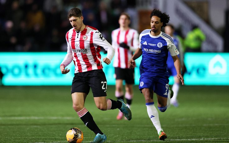 Брентфорд продължава напред във ФА Къп след успех над Макъсфийлд