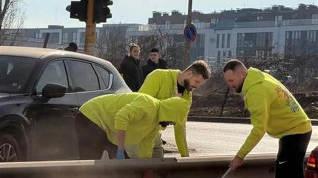 Старт на инициативата „Аз за теб. Ние за тях“: Доброволци изчистиха столичен булевард (СНИМКИ)