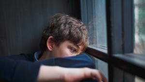 дете тъжно