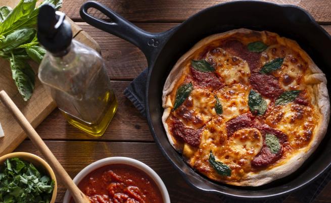 Мързелива пица за 10 минути: Рецепта в тиган, която „взриви“ социалните мрежи