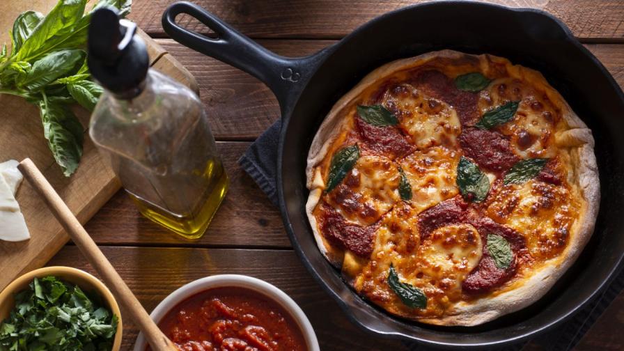Мързелива пица за 10 минути: Рецепта в тиган, която „взриви“ социалните мрежи