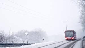 автобус сняг