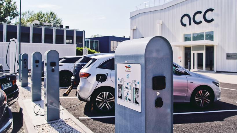 зарядна станция електромобили АСС