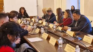 комисия по демографската политика