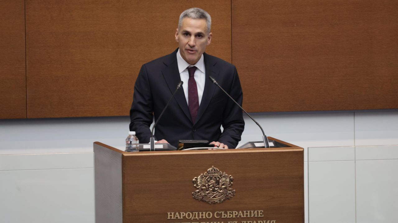 Министрите от служебния кабинет на Андрей Гюров положиха официално клетва пред Народното събрание в присъствието на президента Илияна Йотова.