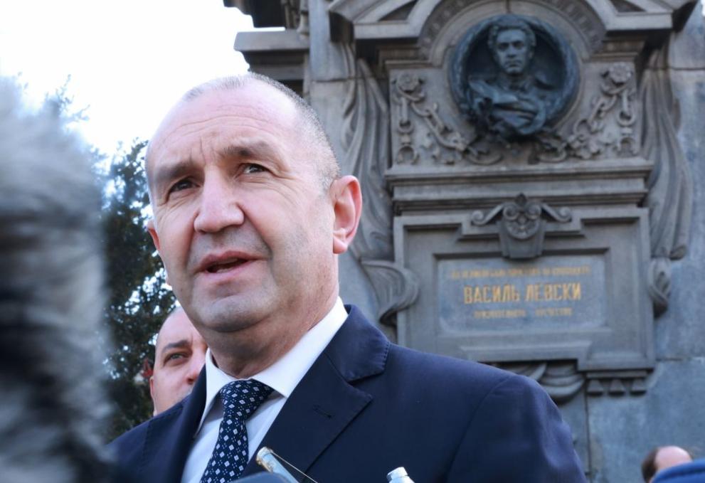 19 февруари е повод за смирение и опит да почерпя