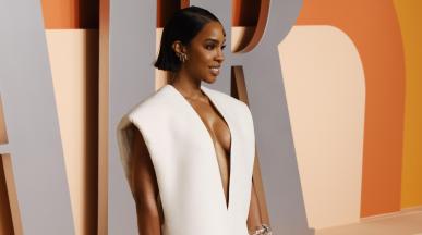 Kelly Rowland се шегува с произношението на Beyoncé в хита „1+1“