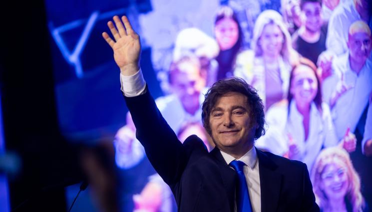 Хавиер Милей - РОКЕНДРОЛ ДИПЛОМАЦИЯ: Аржентинският президент взриви Съвета за мир с хит на Елвис! (ВИДЕО)