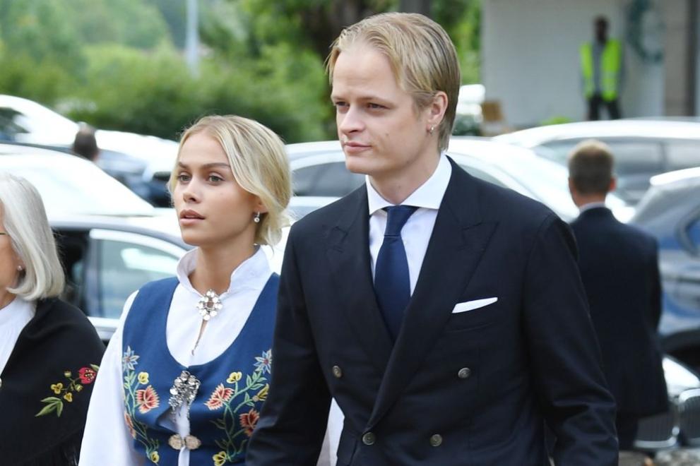 Мариус Борг Хойби и инфлуенсърйата Джулиане Снекестад