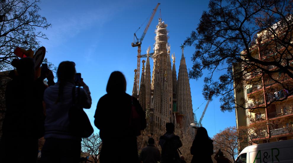 След повече от век строеж: Саграда Фамилия достигна максималната си височина (СНИМКИ)