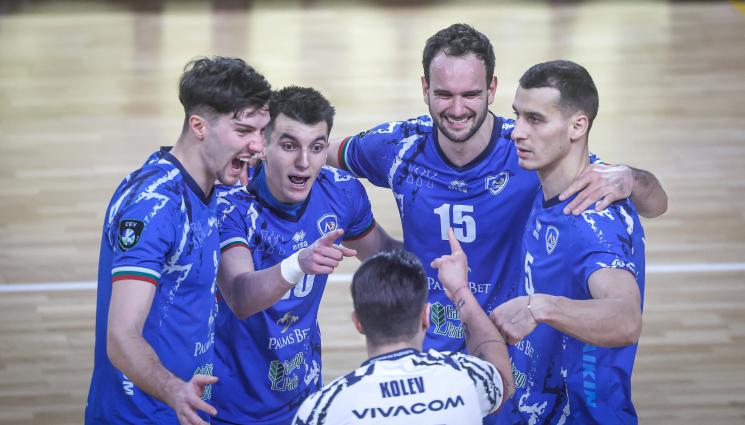 Левски волейбол - Левски удари Локомотив Авиа в дербито във волейбола и излезе на върха