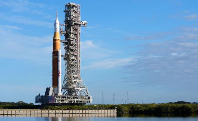 Историческият полет към Луната е застрашен: НАСА откри сериозна повреда в „Артемида II“