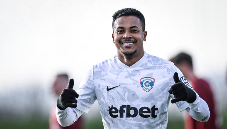 Футбол - Ботев Пд представя до часове Шанде