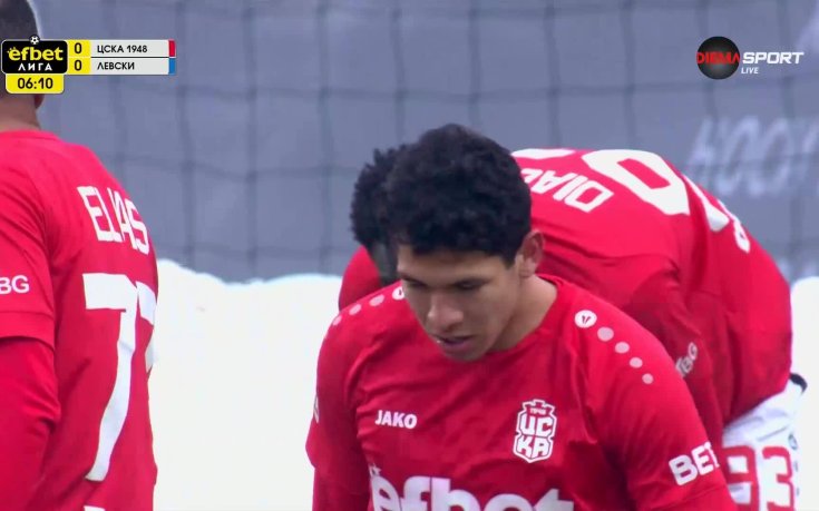 Мартинес вкара страхотен гол след грешка на Майкон