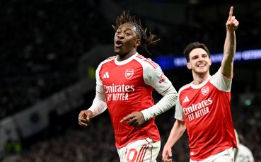 Арсенал постави Тотнъм на колене и гледа към титлата след шоу на Езе и Гьокереш