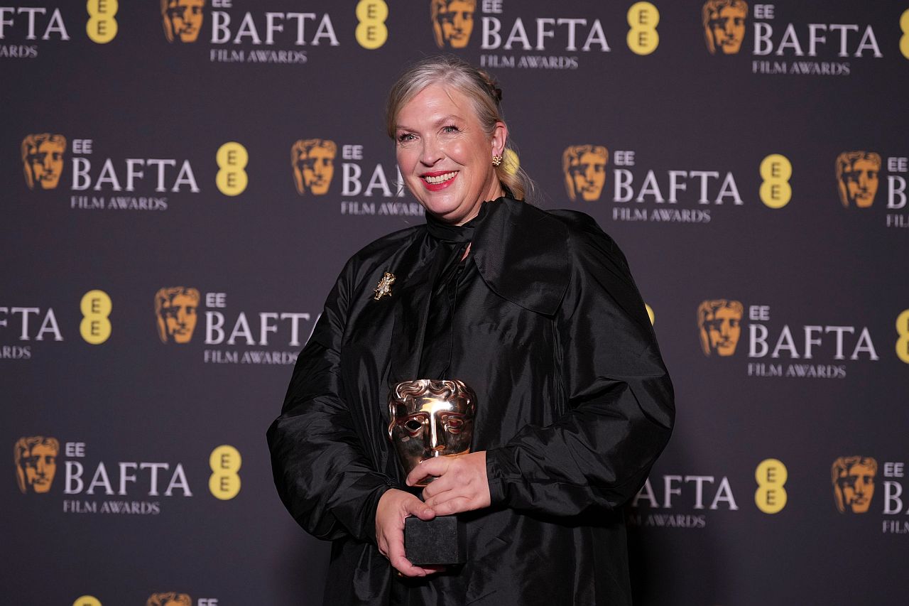 <p>Пред погледите на принцът и принцесата на Уелс Уилям и Катрин бяха раздадени филновите награди БАФТА в Лондон. Звездата от I Swear Робърт Арамайо, Джеси Бъкли от Hamnet и филма One Battle After Another бяха големите печеливши.</p>