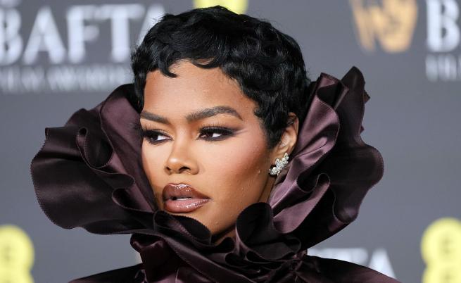 Модно фиаско на БАФТА 2026: Звездите, които шокираха с кич и ретро гафове