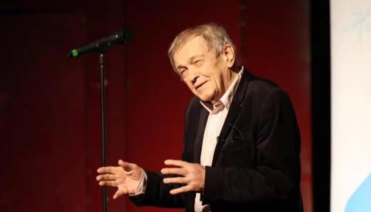 с - Мавро с дебют в Сатирата