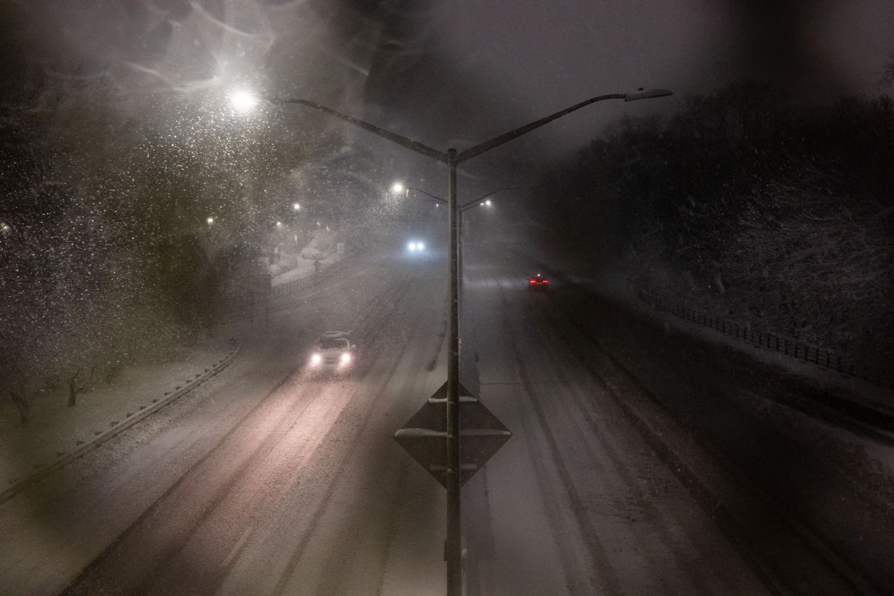 Градът, който никога не спи, спря: Снежната стихия в Ню Йорк в снимки