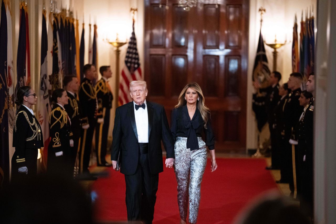 <p>Вечеря под обсада: Тръмп атакува съда и демократите по време на банкет в Белия дом</p>