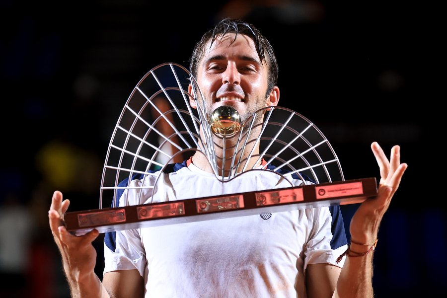 Томас Ечевери с първа титла от ATP след триумф над1