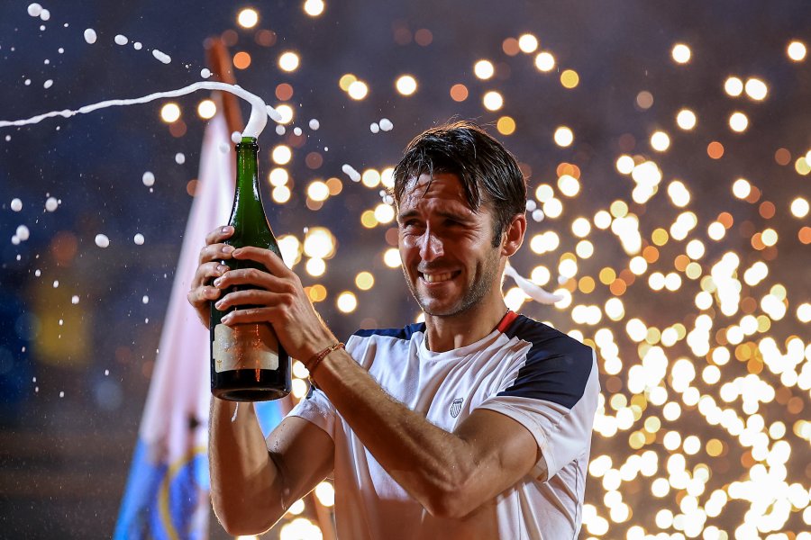 Томас Ечевери с първа титла от ATP след триумф над1