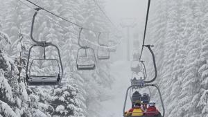 зима сняг лифт