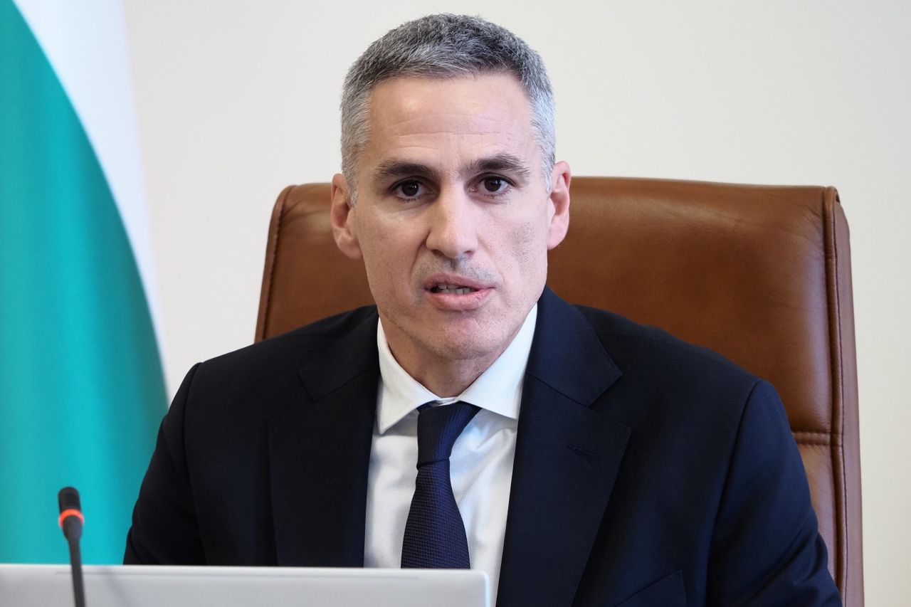 Гюров: Задействана е операция по сплашване на Емил Дечев, служебното правителство няма да се огъне