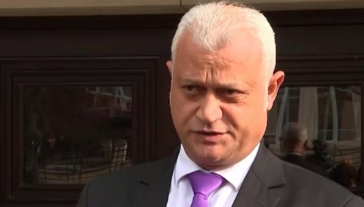 Емил Дечев - Министър Дечев: Не съм и няма да се меся в разследването на случаите „Петрохан“ и „Околчица“