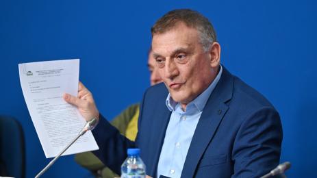 Петър Диков