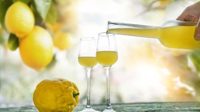 Лимончело – слънчевата напитка на Италия