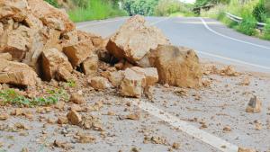 падащи скали