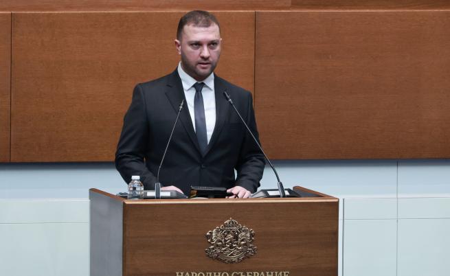 Депутат от АПС положи клетва на мястото на Хасан Адемов, подаде заявление за напускане на групата