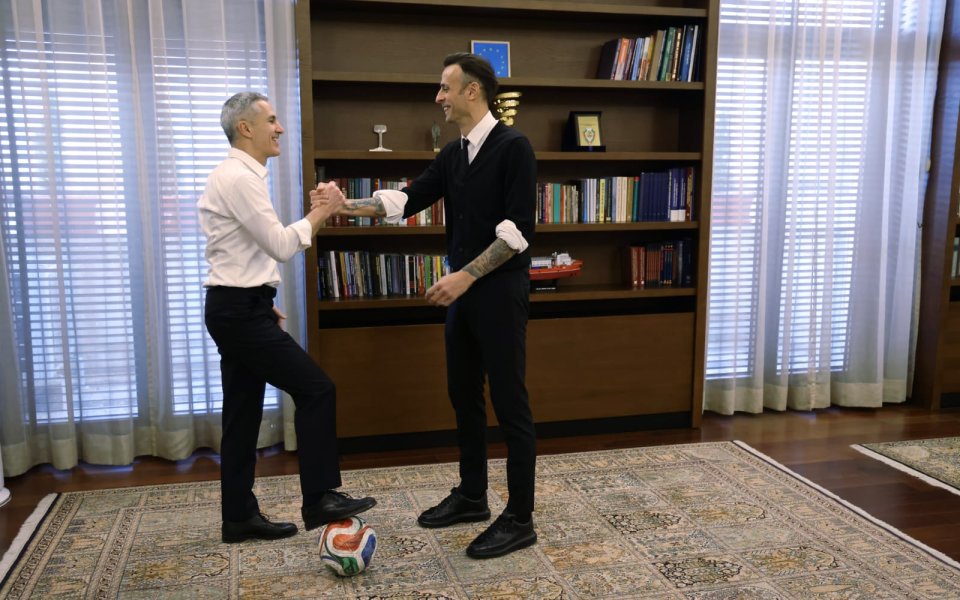 Официално! Бербатов влезе в политиката