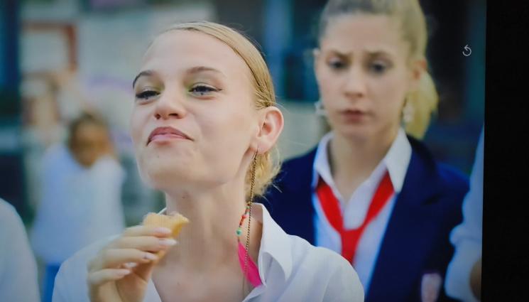 Чуй ме - В кухнята на сериала „Чуй ме“: Мазни мекички от бабата на Лейля!