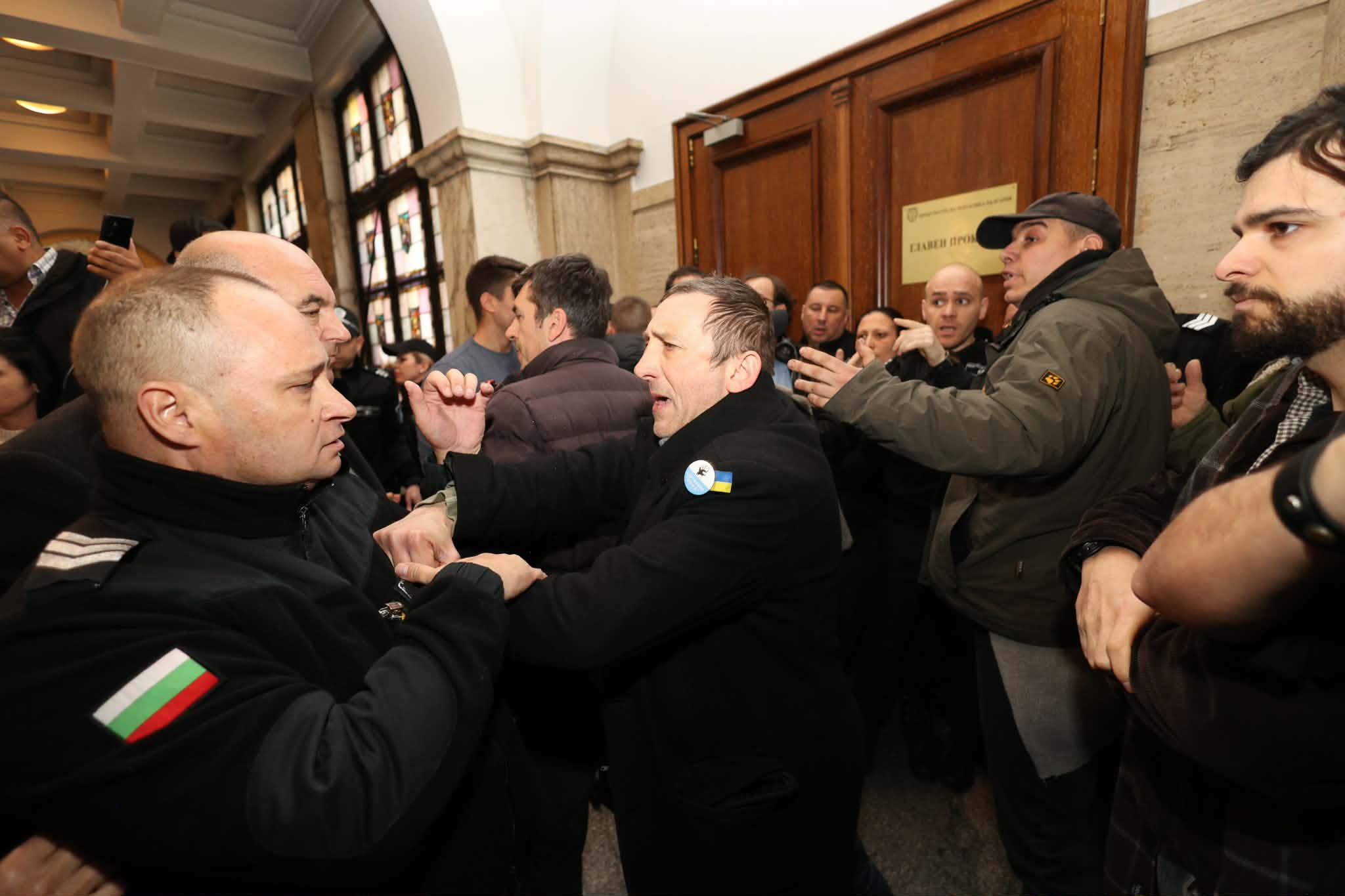 протест сарафов