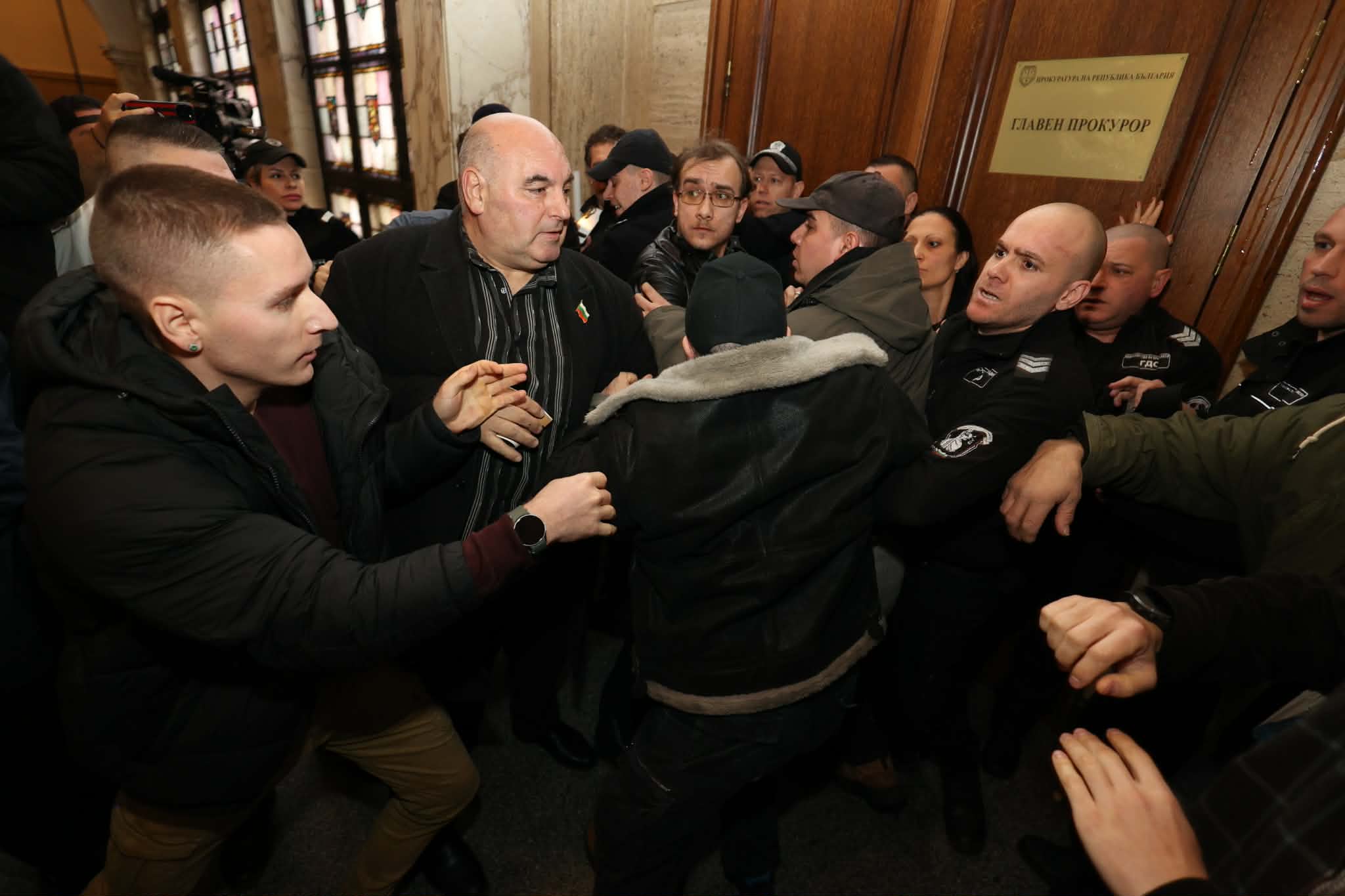 протест сарафов