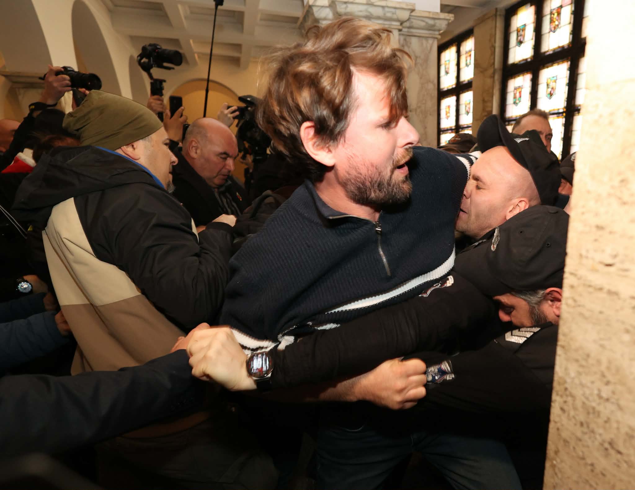 протест сарафов