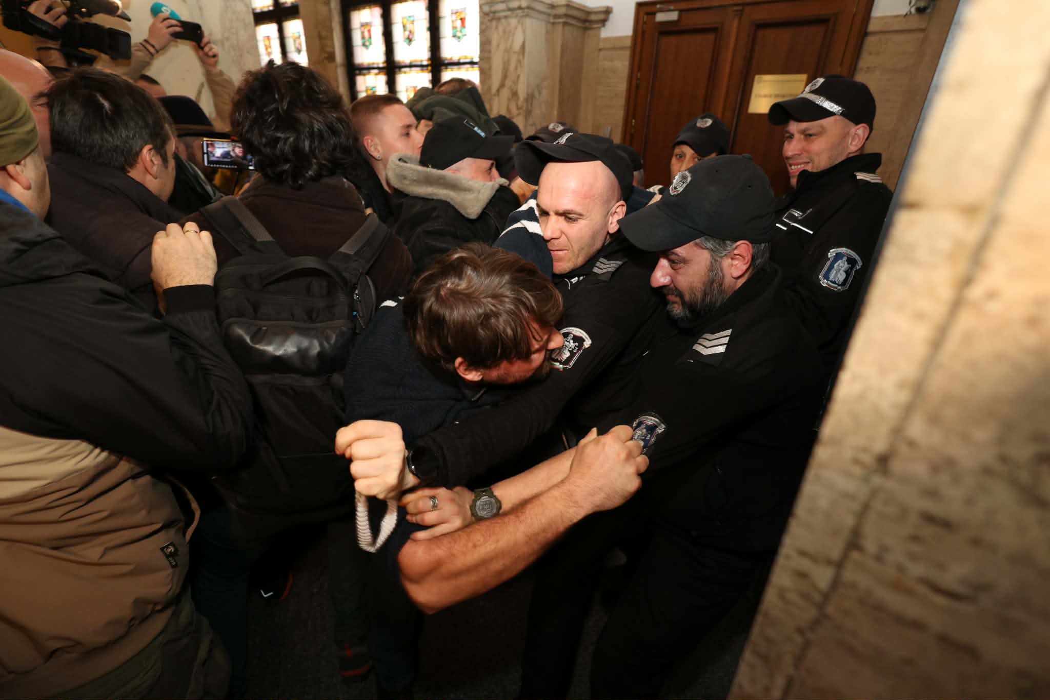 протест сарафов