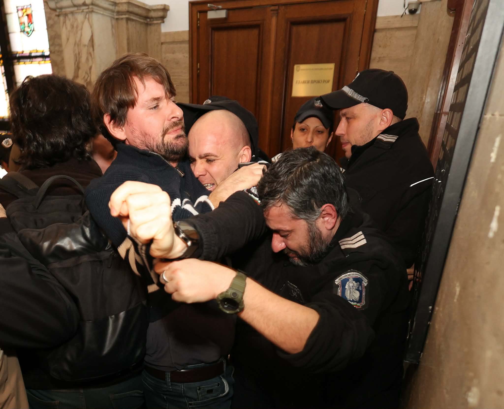 протест сарафов