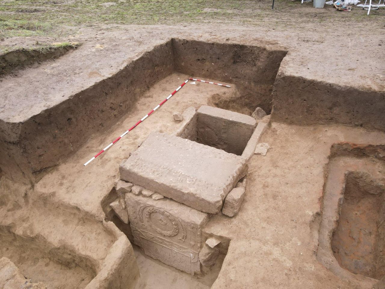 Римската гробница, открита край Свищов, разкрива уникална практика