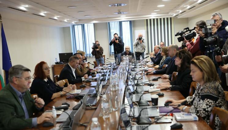 всс - ФИТИЛЪТ ИЗГАСНА: ВСС поряза искането за махането на Сарафов!