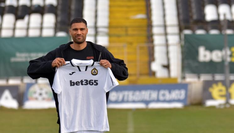 Дейвид Малембана - Един контузен аут за Славия