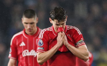 Капитанът на Нотингам Форест получи ужасна контузия... и продължи да играе