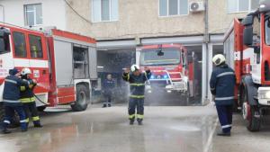 Под водни струи силистренските огнеборци изпратиха в пенсия Георги Гебешев
