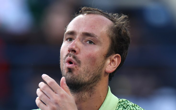 Медведев отвя канадец и ще спори за трофея в Дубай