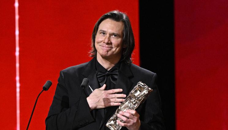 джим кери - ДЖИМ КЕРИ РАЗПЛАКА ПАРИЖ: Взе „Сезар“ и проговори на френски!