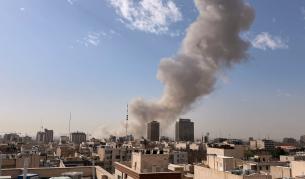 Техеран обещава "скъпоценна награда", ако бъде заловен пилота от сваления американски изтребител